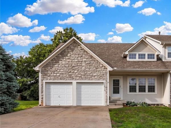 22615 W 76th Terrace, Shawnee, KS 66227