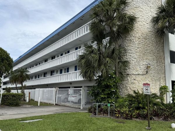 1100 NE 191st Street, Unit 44, Miami, FL 33179