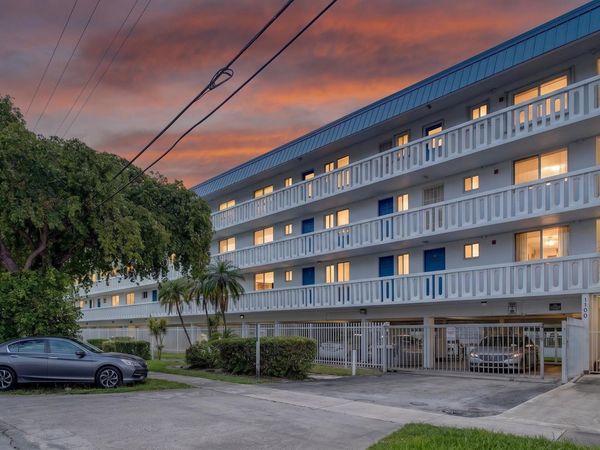 1100 NE 191st Street, Unit 44, Miami, FL 33179