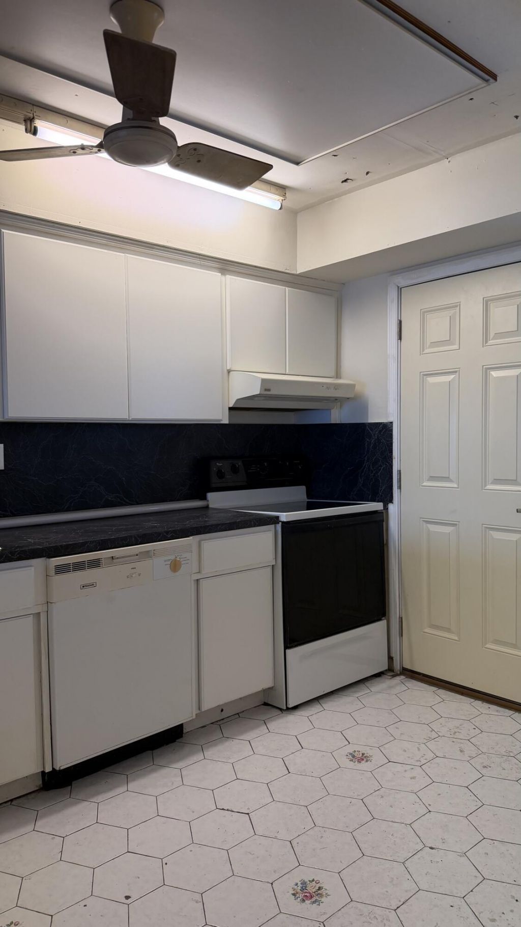 1100 NE 191st Street, Unit 44, Miami, FL 33179 Photo
