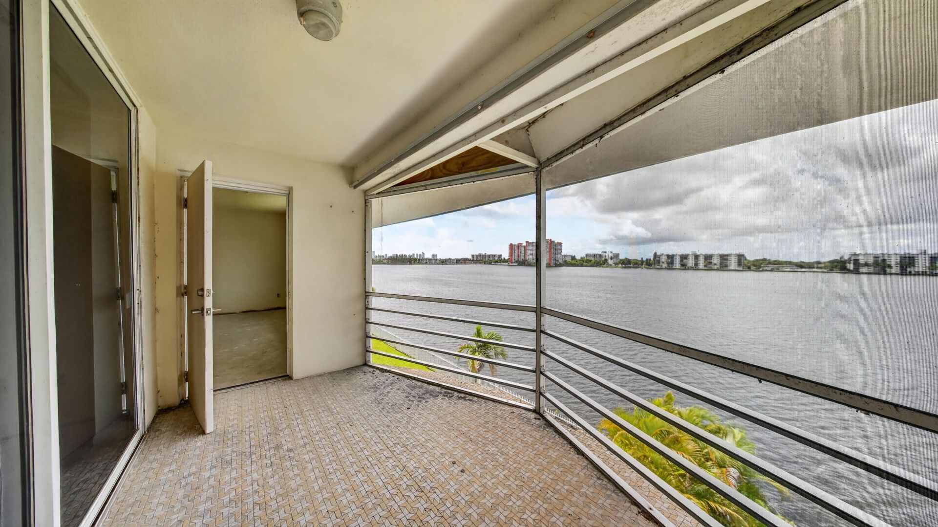 1100 NE 191st Street, Unit 44, Miami, FL 33179 Photo
