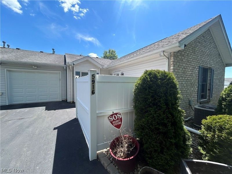 5916 Callaway Circle, Youngstown, OH 44515 Photo 3