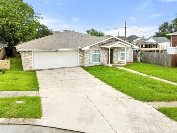 2204 GALLANT Drive, Chalmette, LA 70043