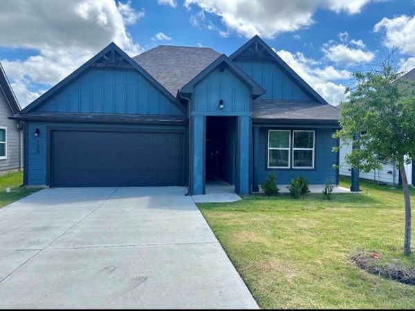 125 Sweetwater Creek LN, Hutto, TX 78634
