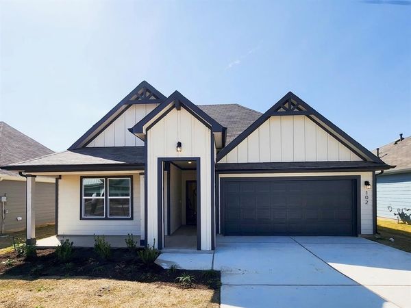 125 Sweetwater Creek LN, Hutto, TX 78634