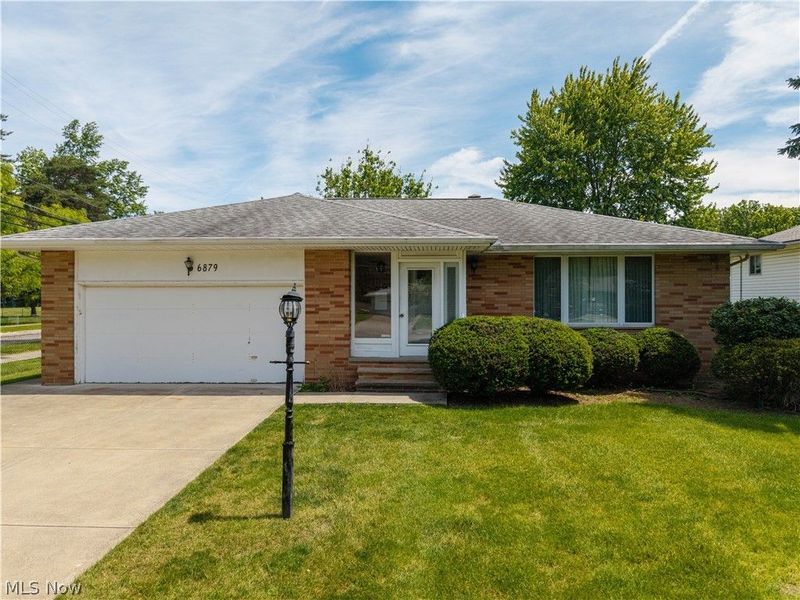 6879 Middlebrook Boulevard, Middleburg Heights, OH 44130 Photo 1