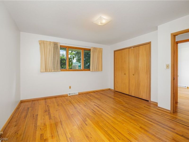 6879 Middlebrook Boulevard, Middleburg Heights, OH 44130 Photo 12