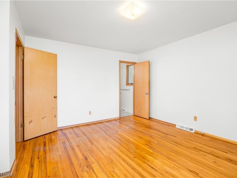 6879 Middlebrook Boulevard, Middleburg Heights, OH 44130 Photo 13
