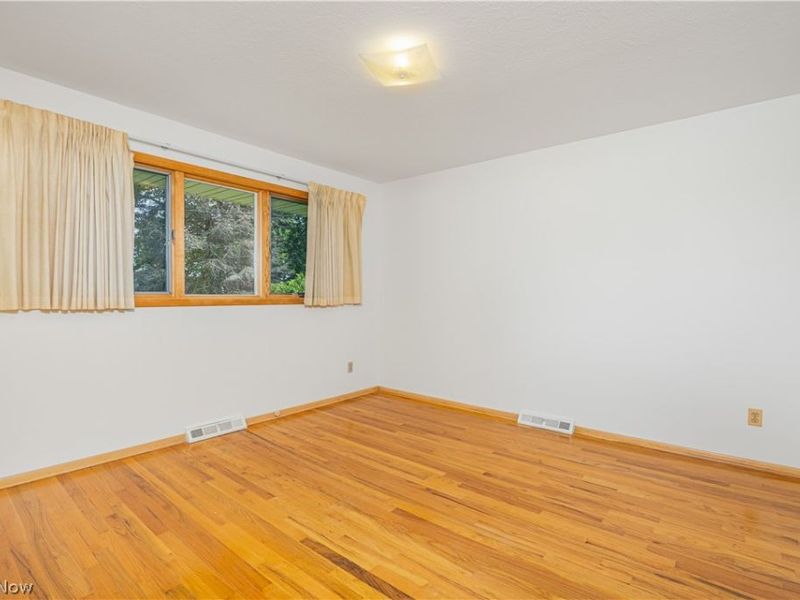 6879 Middlebrook Boulevard, Middleburg Heights, OH 44130 Photo 14