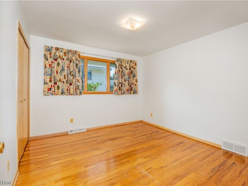 6879 Middlebrook Boulevard, Middleburg Heights, OH 44130 Photo 16