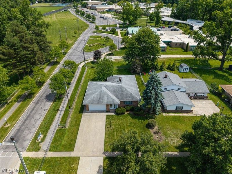 6879 Middlebrook Boulevard, Middleburg Heights, OH 44130 Photo 2
