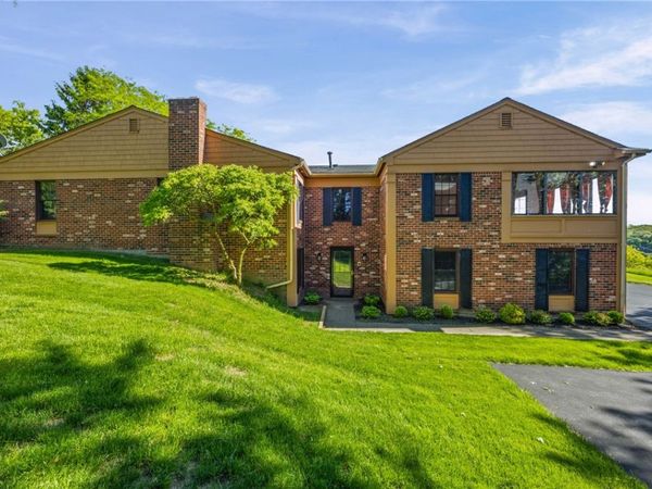 28 Beacon HI , Fairport, NY 14450