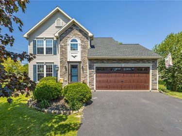 1201 Belmont Drive , Farmington, NY 14425
