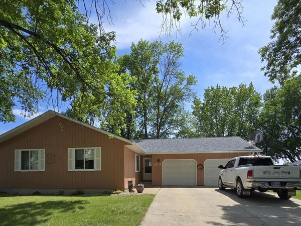 1212 7TH AVENUE NE, Watertown, SD 57201