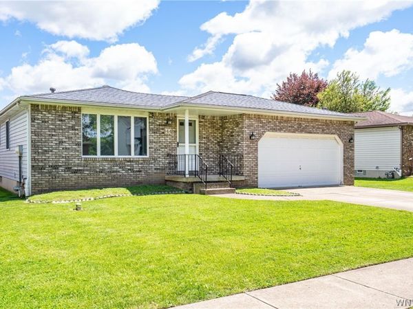 144 Hillpine Road , Buffalo, NY 14227
