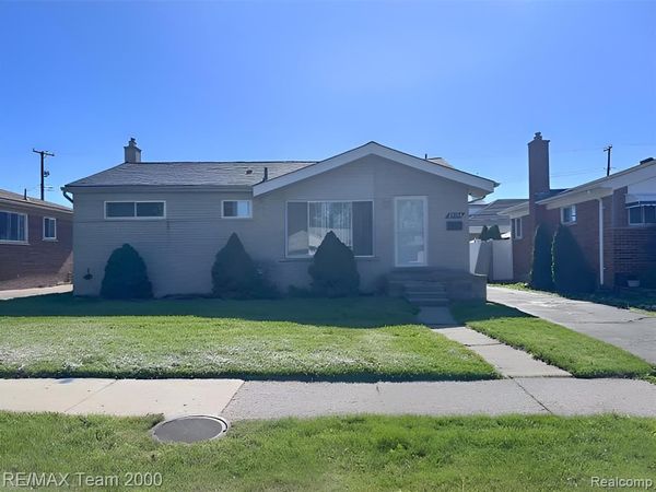 25154 Huron Street, Roseville, MI 48066