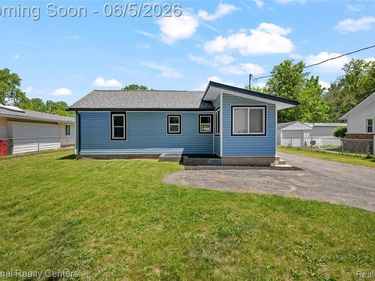 23284 Almira Street, Southfield, MI 48033