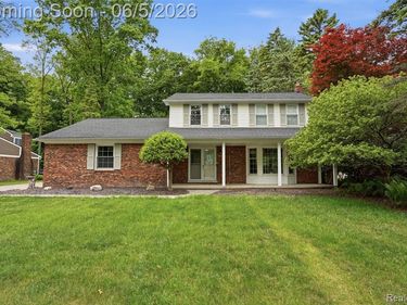 18461 Gill Road, Livonia, MI 48152