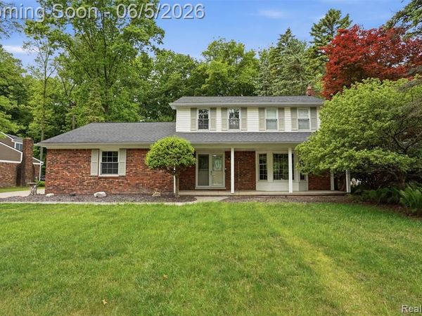 18461 Gill Road, Livonia, MI 48152