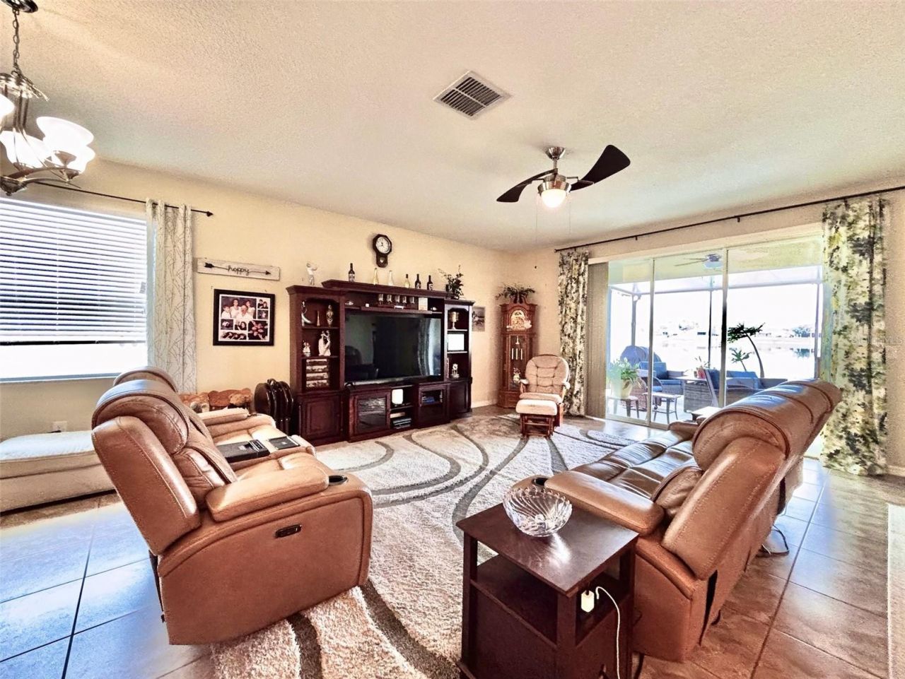 619 Wabash Breeze Circle, Ruskin, FL 33570 Photo