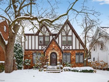 3498 Bainbridge Road, Cleveland Heights, OH 44118
