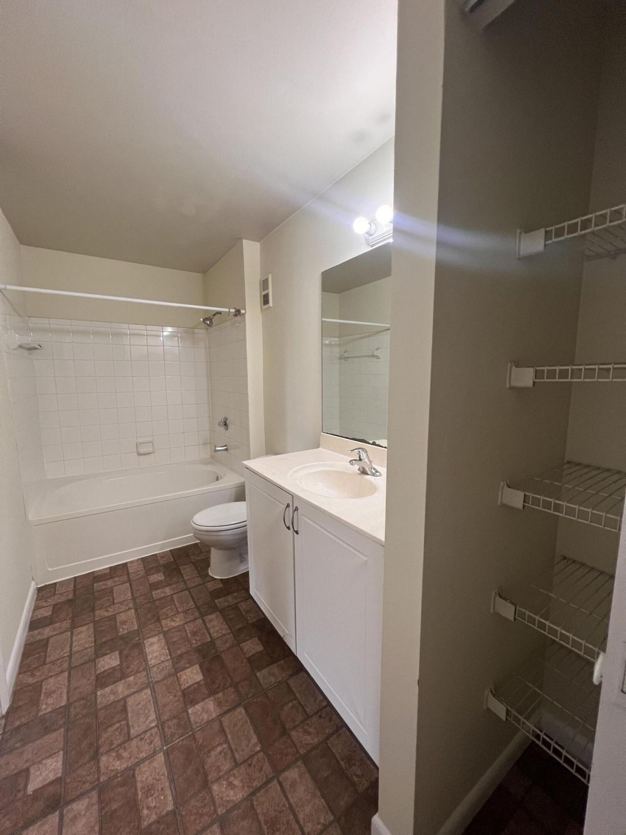4879 Via Palm Lakes, Unit 615, West Palm Beach, FL 33417 Photo