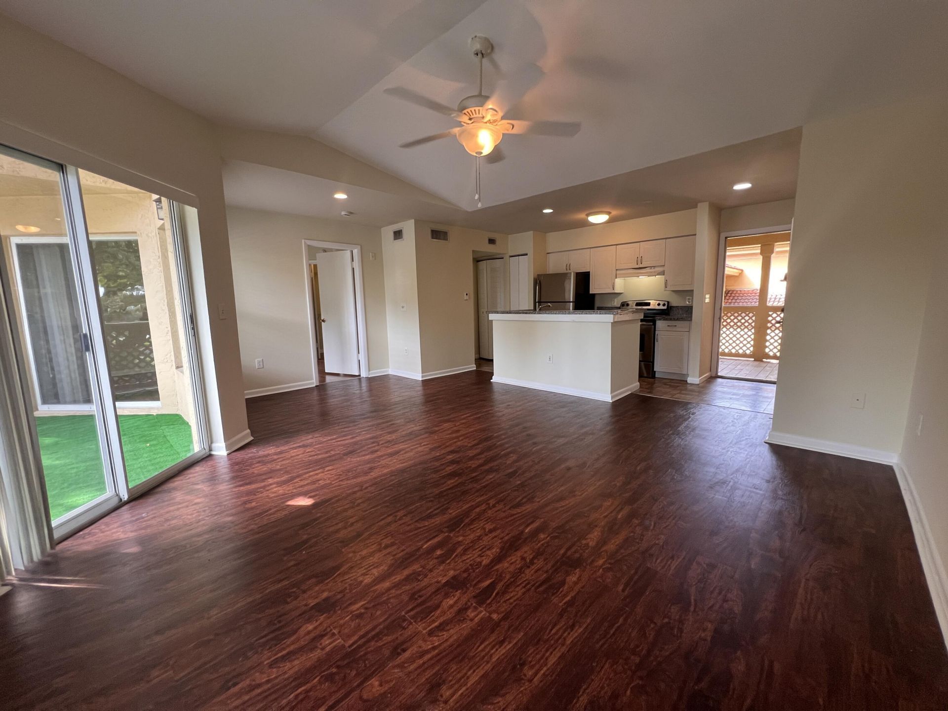 4879 Via Palm Lakes, Unit 615, West Palm Beach, FL 33417 Photo