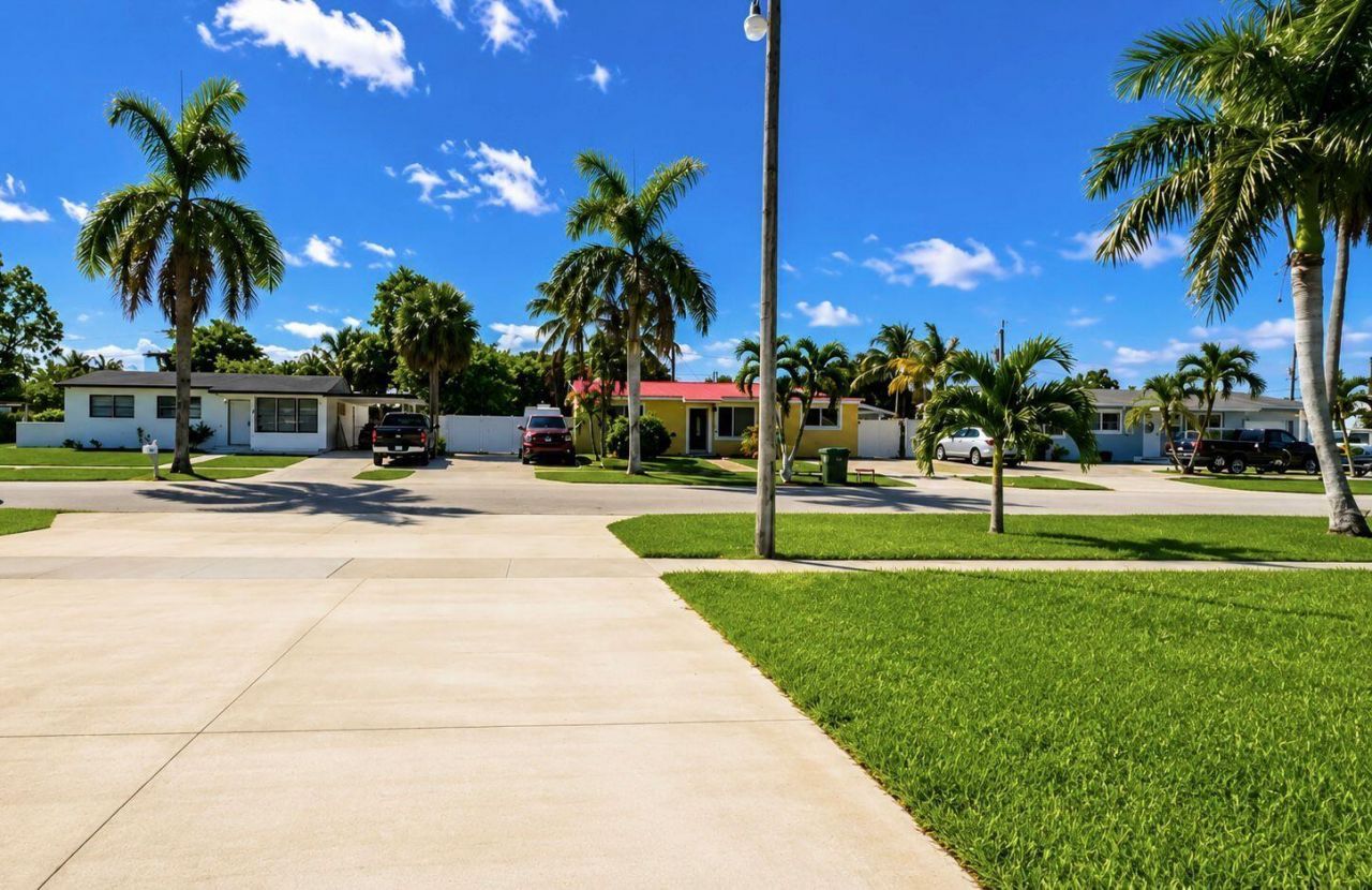 124 Abaco Drive, Palm Springs, FL 33461 Photo
