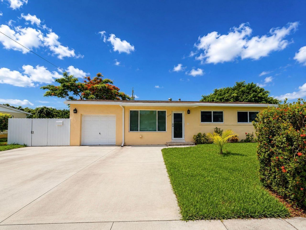 124 Abaco Drive, Palm Springs, FL 33461 Photo