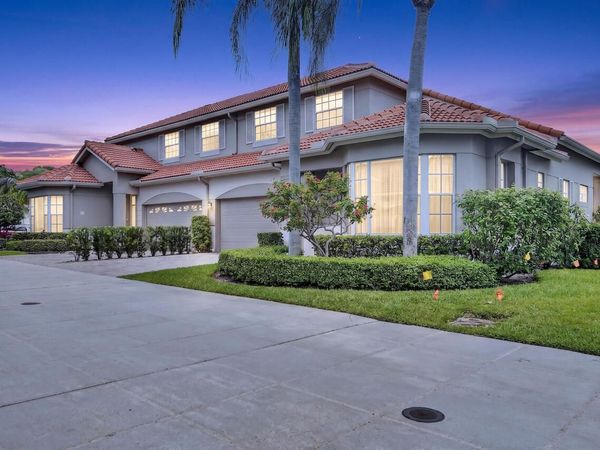 32 Monterey Pointe Drive, Palm Beach Gardens, FL 33418
