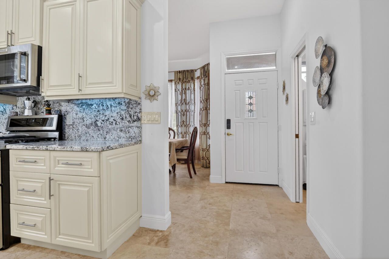 32 Monterey Pointe Drive, Palm Beach Gardens, FL 33418 Photo