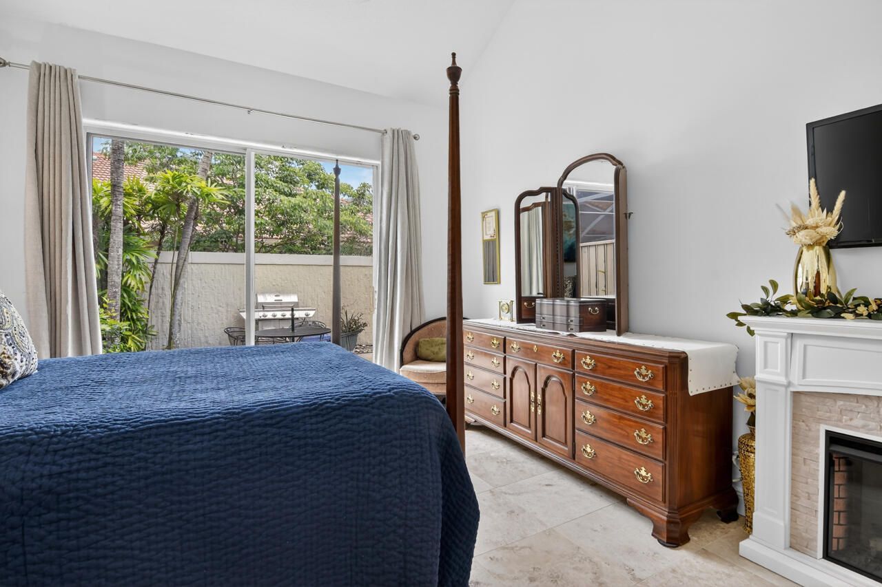 32 Monterey Pointe Drive, Palm Beach Gardens, FL 33418 Photo