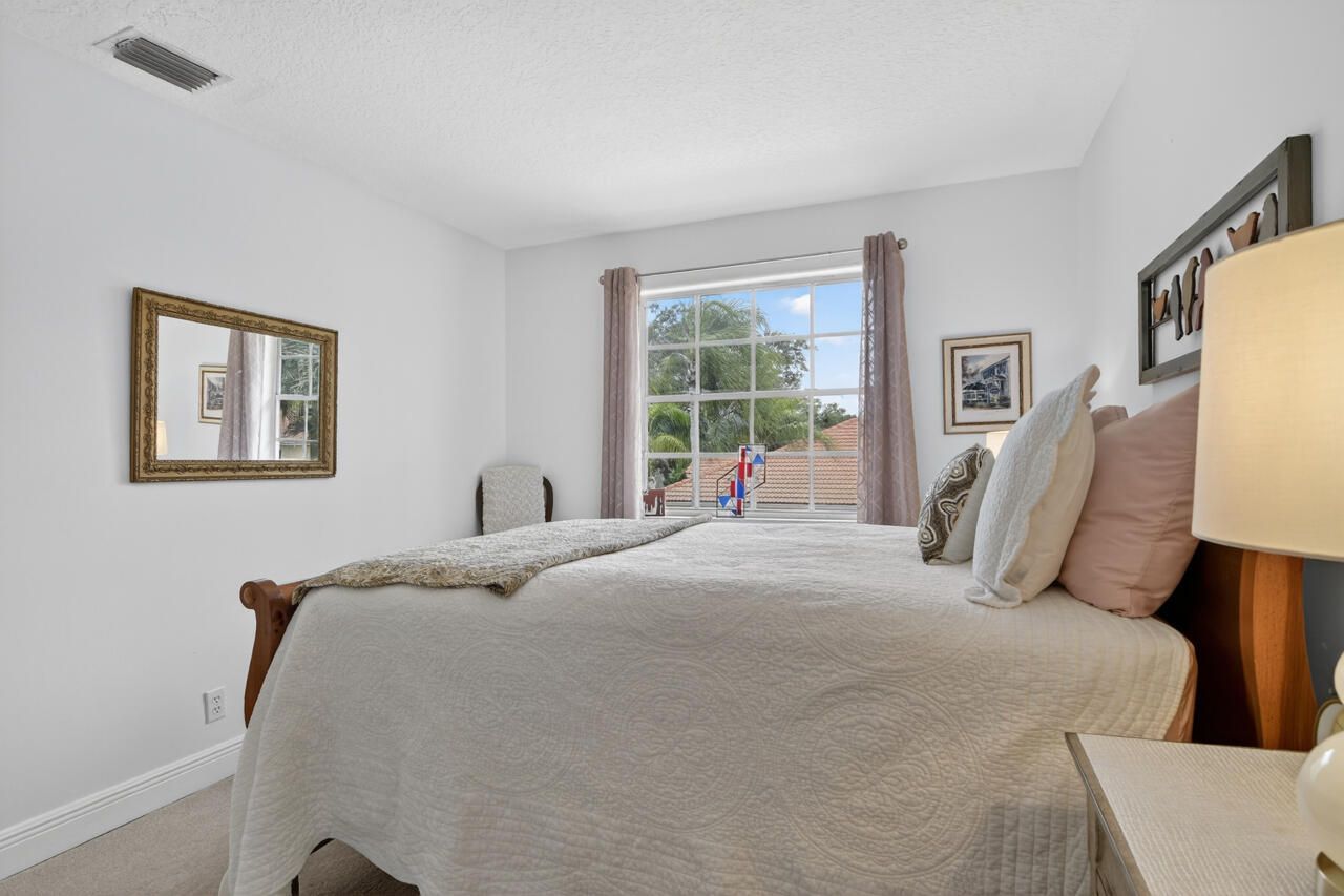 32 Monterey Pointe Drive, Palm Beach Gardens, FL 33418 Photo