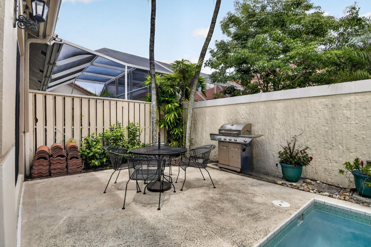 32 Monterey Pointe Drive, Palm Beach Gardens, FL 33418 Photo