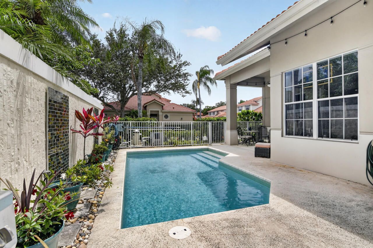 32 Monterey Pointe Drive, Palm Beach Gardens, FL 33418 Photo