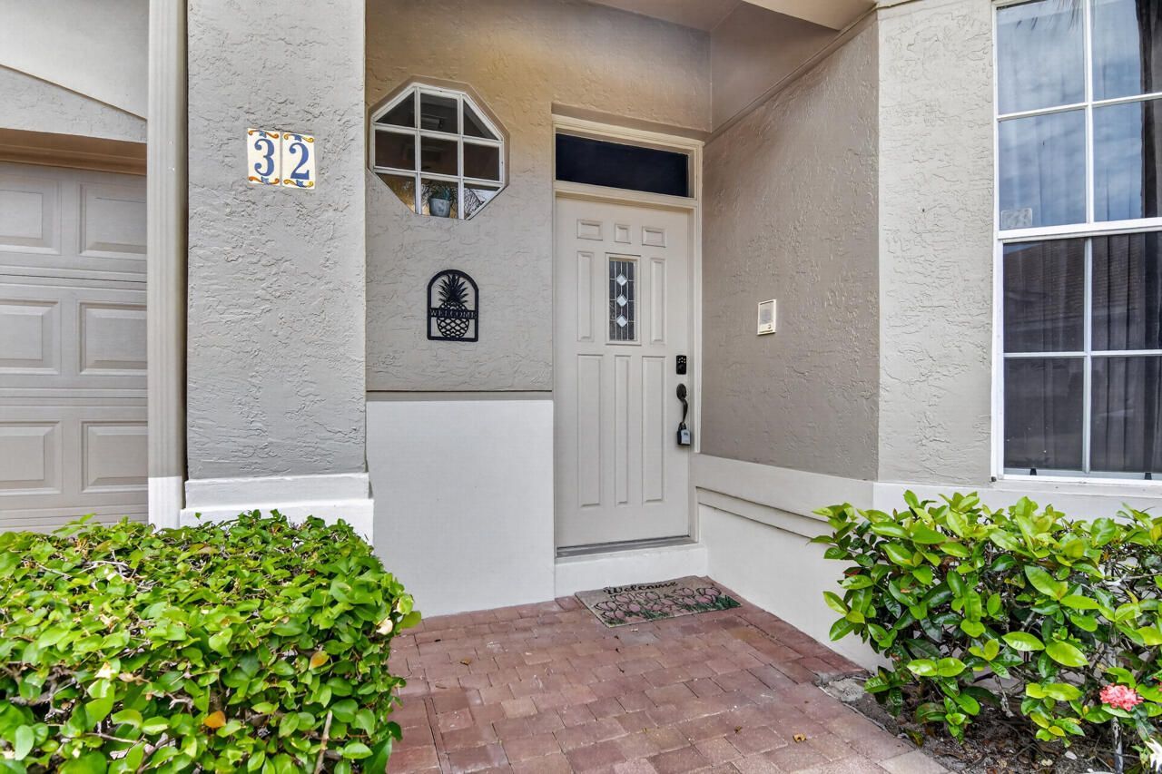 32 Monterey Pointe Drive, Palm Beach Gardens, FL 33418 Photo