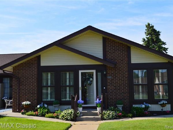 40605 Newport Drive E, Plymouth Twp, MI 48170