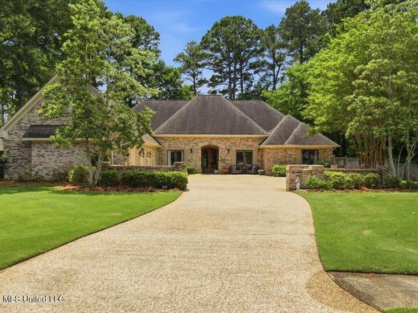 408 Ashbourn Court, Madison, MS 39110