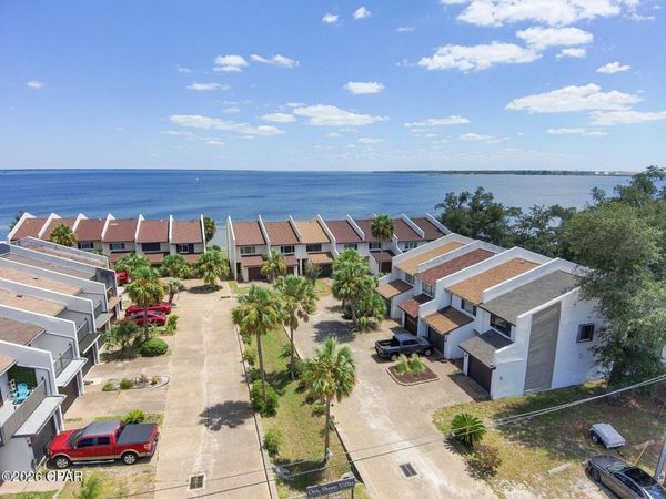 6447 Oakshore Drive, Panama City, FL 32404