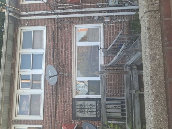 59 E 37th Place , Chicago, IL 60653
