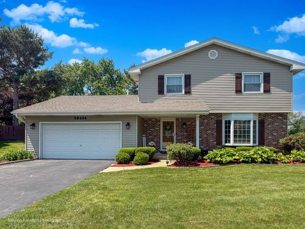 5N484 Abilene Trail , Bloomingdale, IL 60108