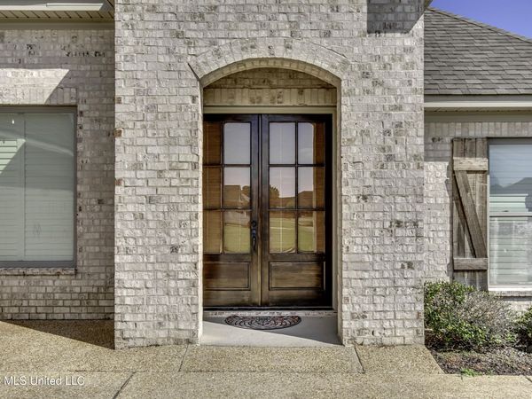 213 Clubview Circle, Pearl, MS 39208