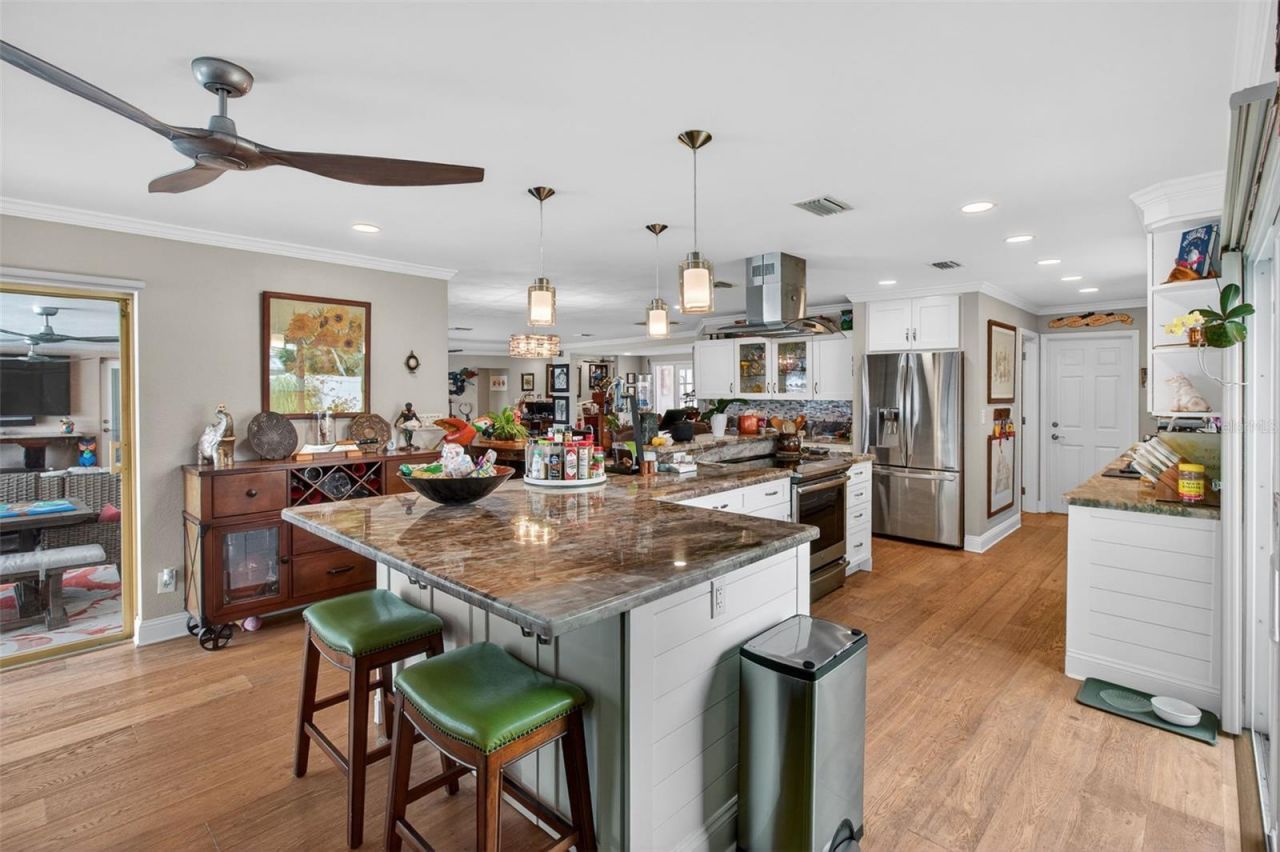 454 1st Street W, Tierra Verde, FL 33715 Photo