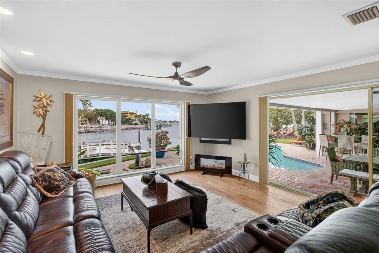 454 1st Street W, Tierra Verde, FL 33715 Photo