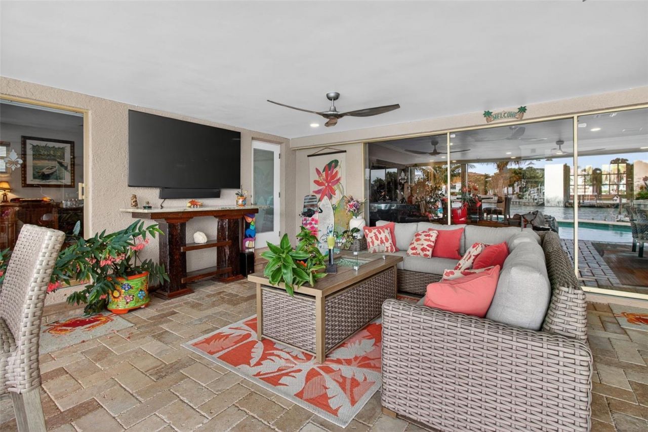 454 1st Street W, Tierra Verde, FL 33715 Photo