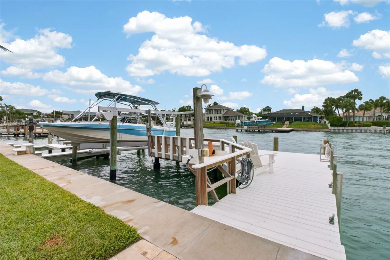 454 1st Street W, Tierra Verde, FL 33715 Photo