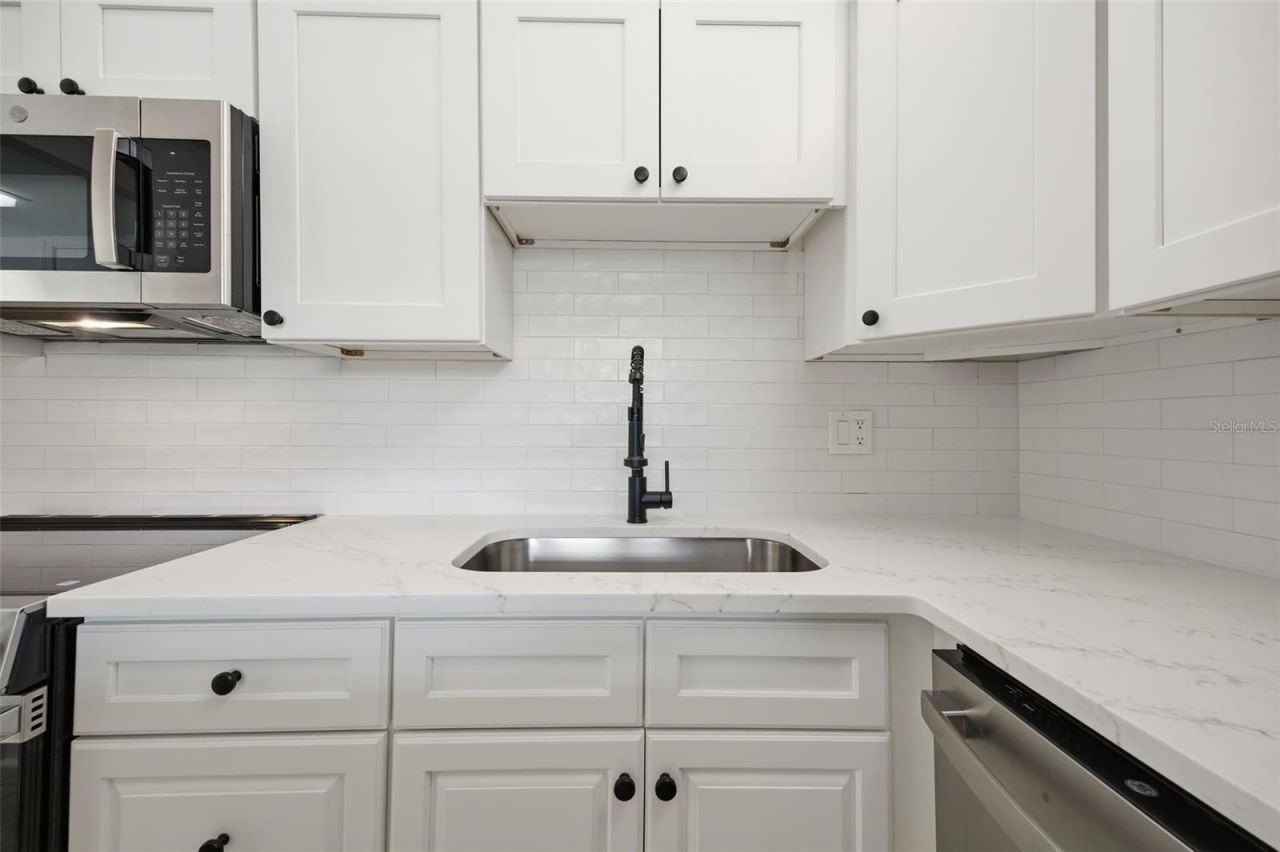 7465 Bay Island Drive S, Unit 112, South Pasadena, FL 33707 Photo