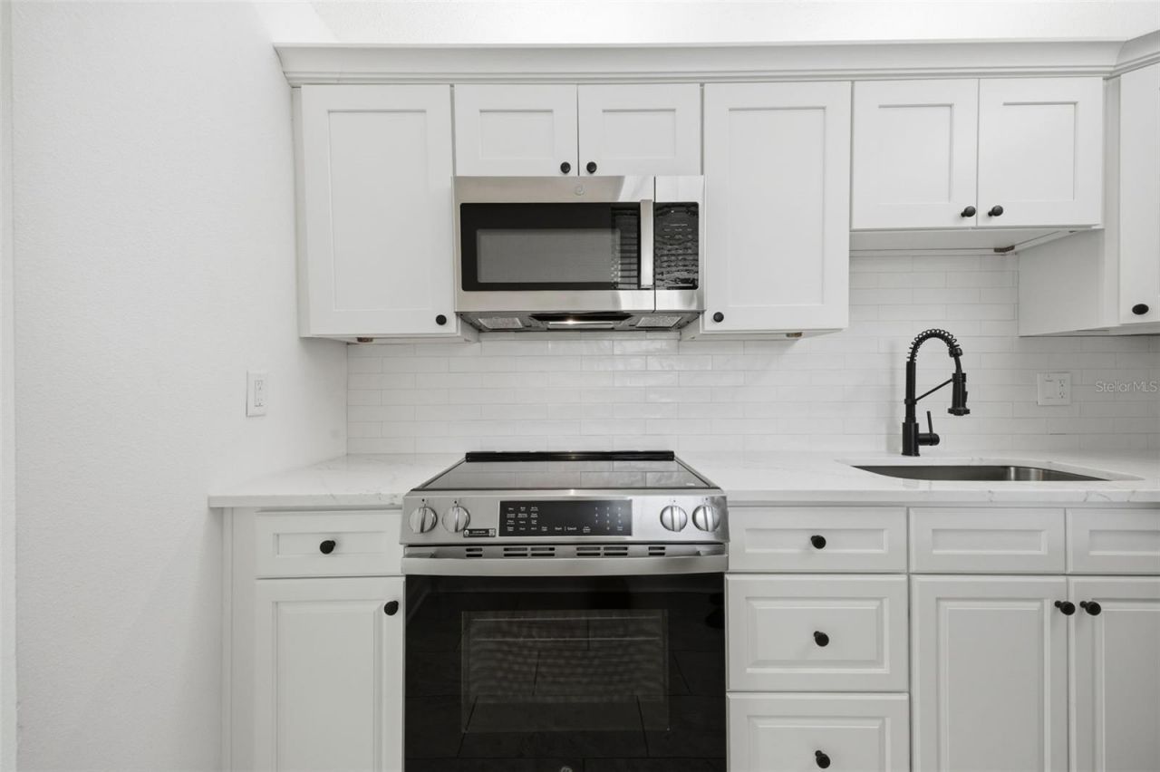 7465 Bay Island Drive S, Unit 112, South Pasadena, FL 33707 Photo