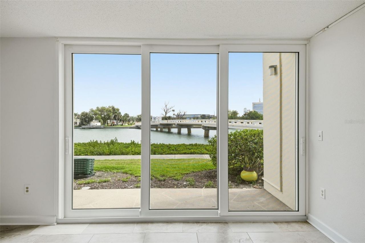 7465 Bay Island Drive S, Unit 112, South Pasadena, FL 33707 Photo