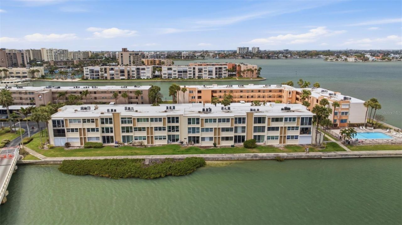 7465 Bay Island Drive S, Unit 112, South Pasadena, FL 33707 Photo